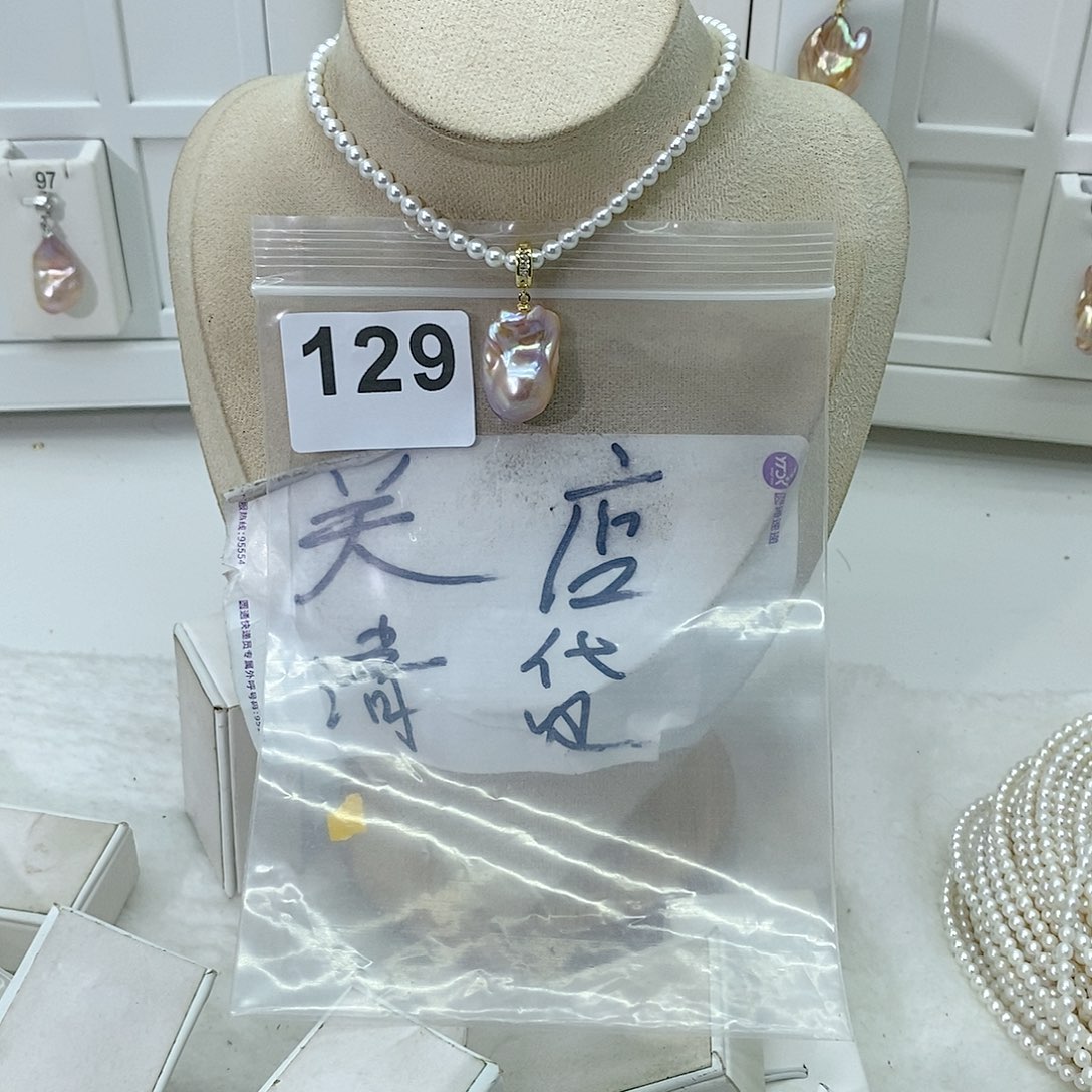 淡水珍珠颈饰合金