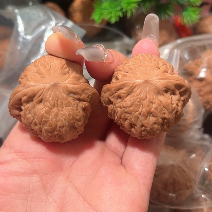 桃核吊坠铁锤妹妹