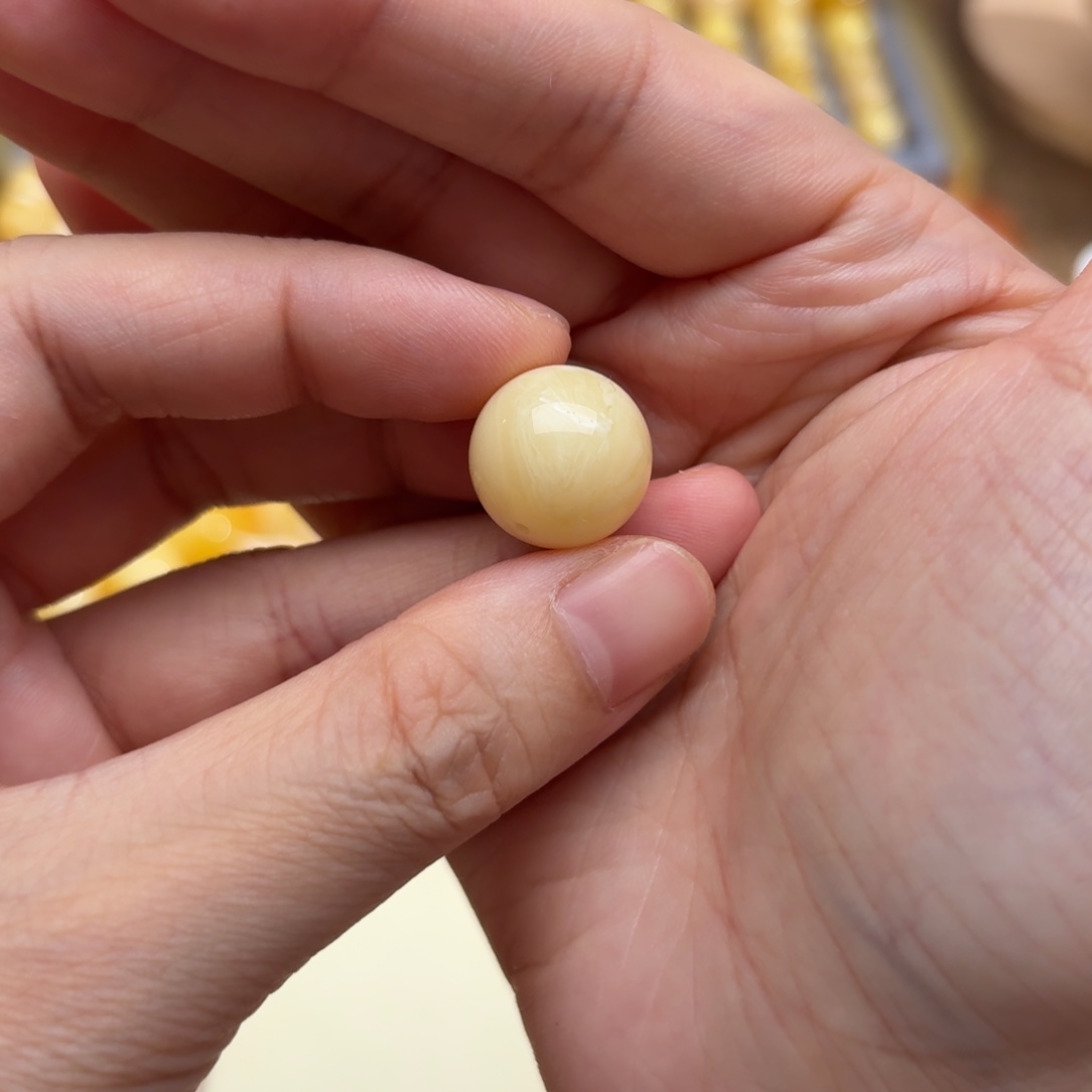 琥珀未镶嵌珠宝奇石656