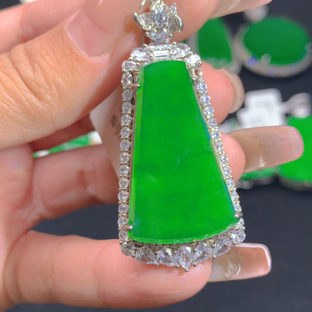 翡翠颈饰银S925镶嵌111111111