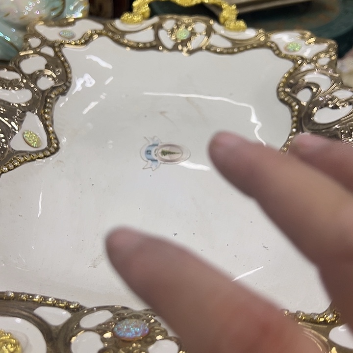 瓷片瑕。。。。。。。。。。。。。。。