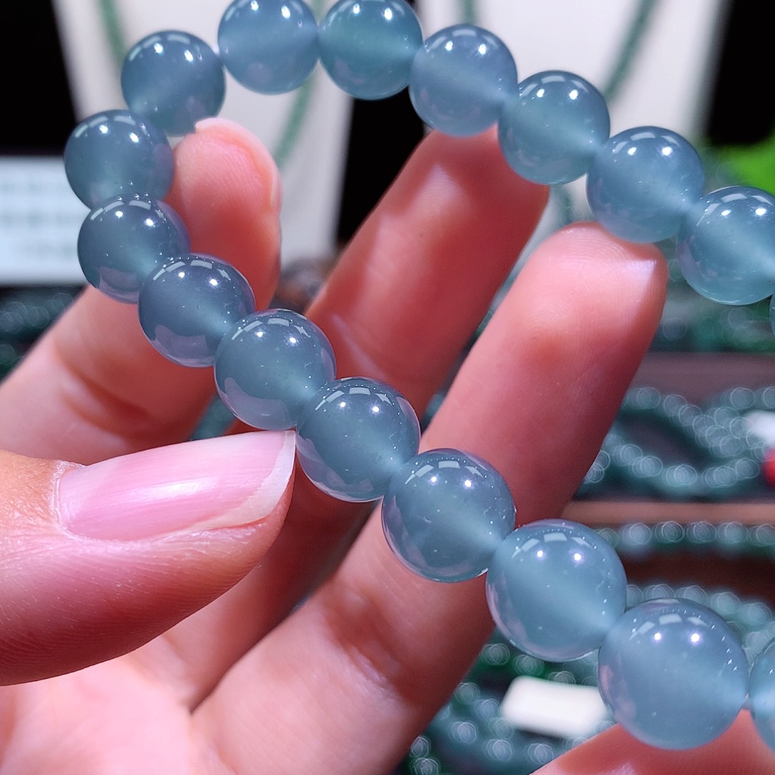 J***g翡翠未镶嵌手链天然a货翡翠手串9.8