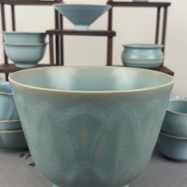 微瑕汝窑仿古釉莲瓣大号碗