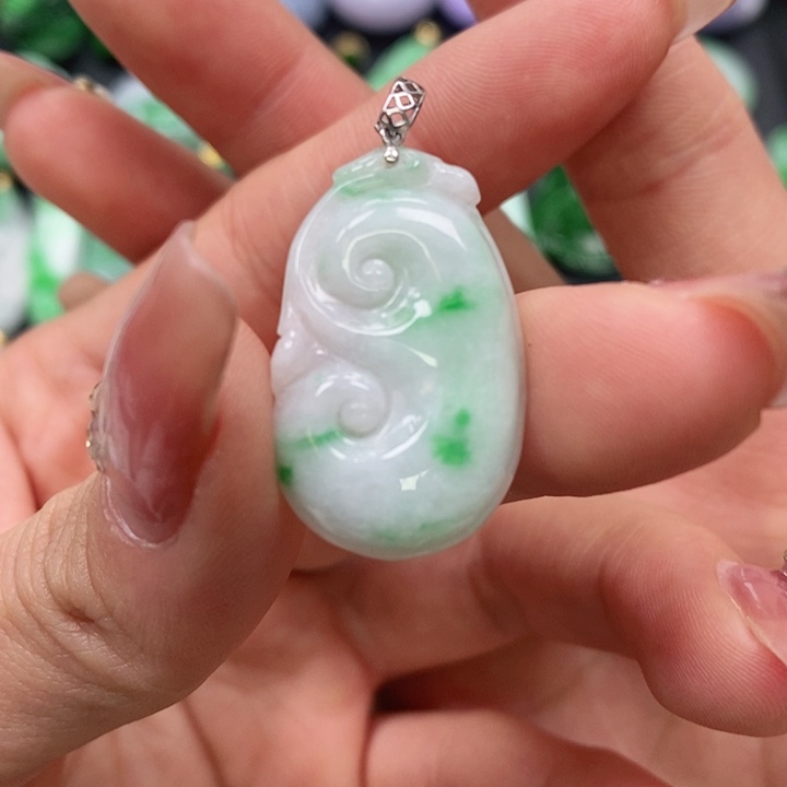 翡翠颈饰未镶嵌吊坠