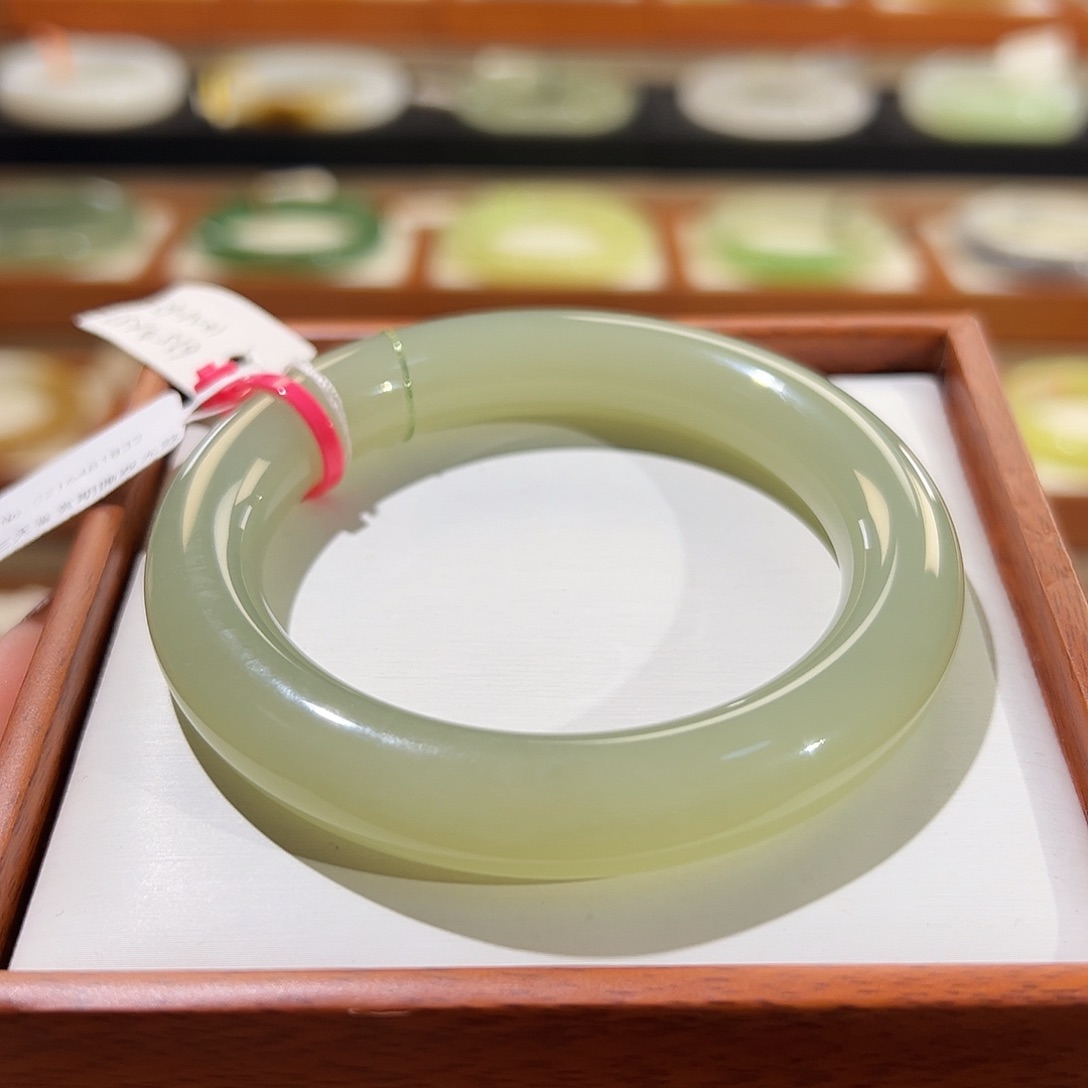 和田玉手镯未镶嵌嘤*