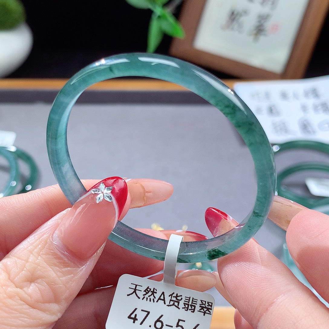 翡翠手镯（圆镯）未镶嵌