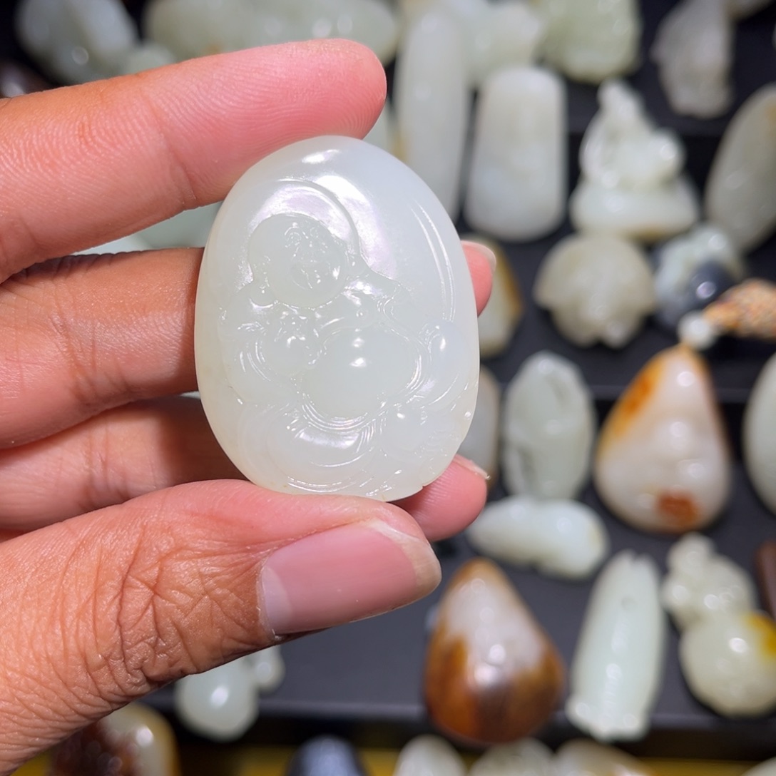 和田玉颈饰未镶嵌三*树