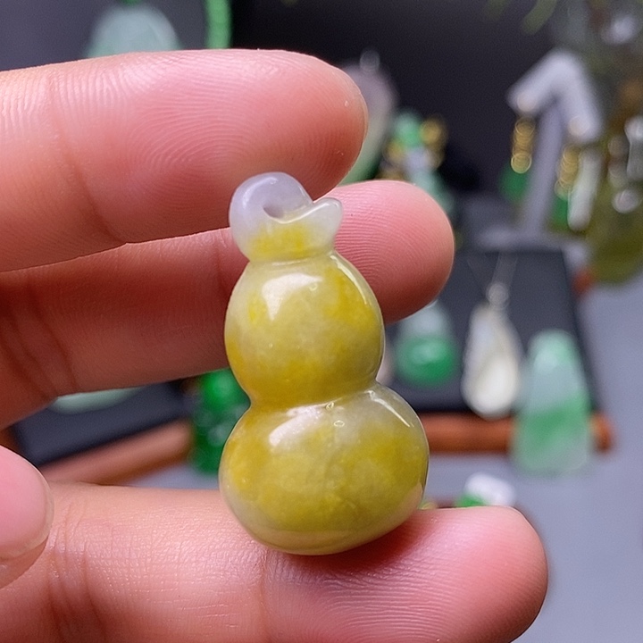 吊坠(赠链)未镶嵌翡翠