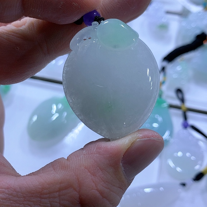 翡翠颈饰未镶嵌天然翡翠A货吊坠