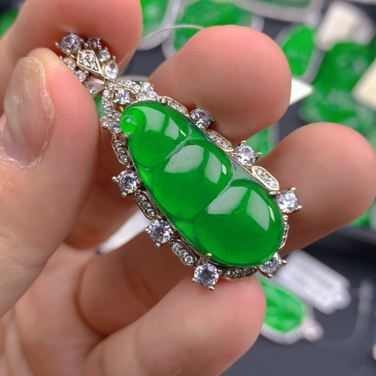 【闪购商品】翡翠颈饰未镶嵌11111111