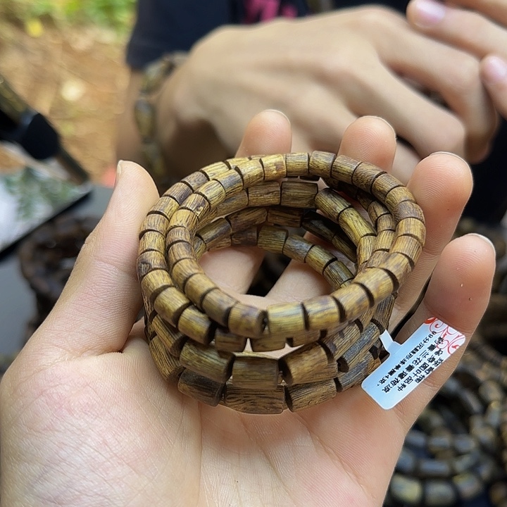 沉香碎屑沉香绿奇楠99分沉随形桶珠多样性发其一