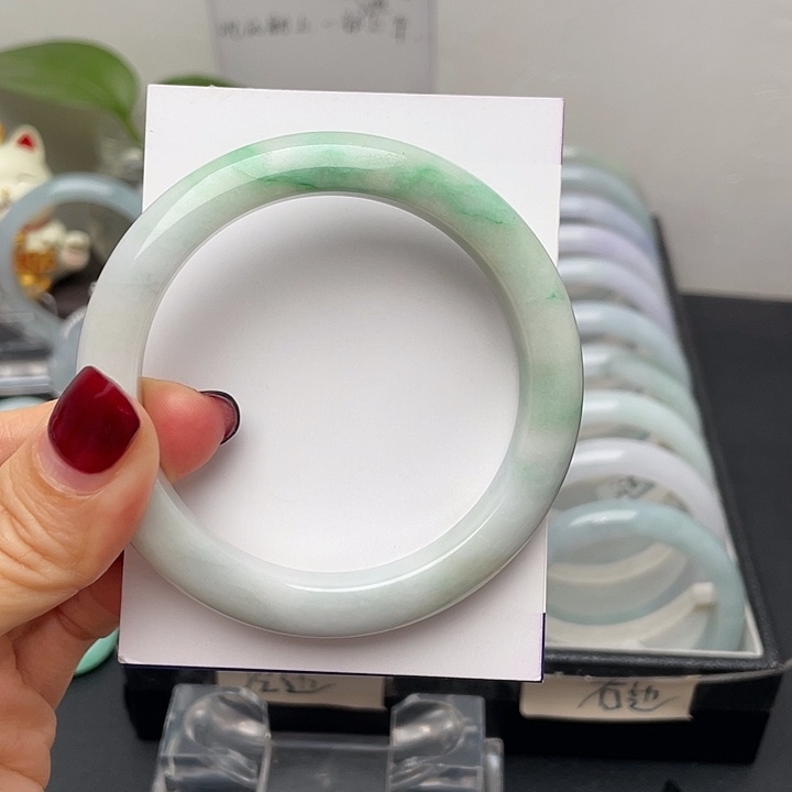 翡翠手镯未镶嵌56.8正圈小纹裂