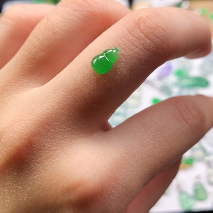 翡翠未镶嵌吊坠(不含链)葫芦