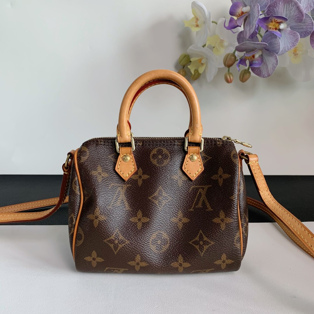 99新 LouisVuitton/路易威登 【98新】celine 新款新标盾牌包