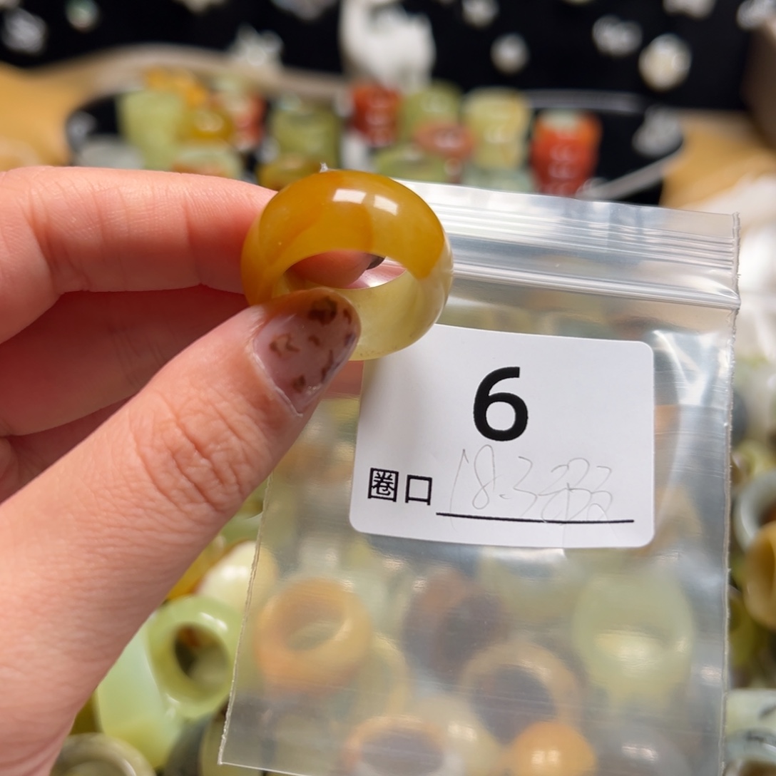 蕾***蕾蛇纹石玉未镶嵌戒指