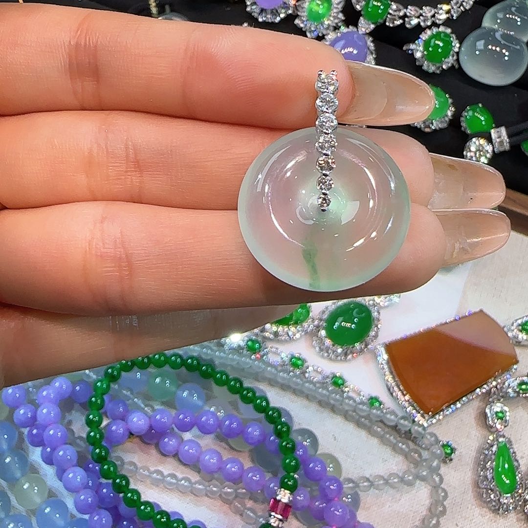 翡翠18K金镶嵌戒指