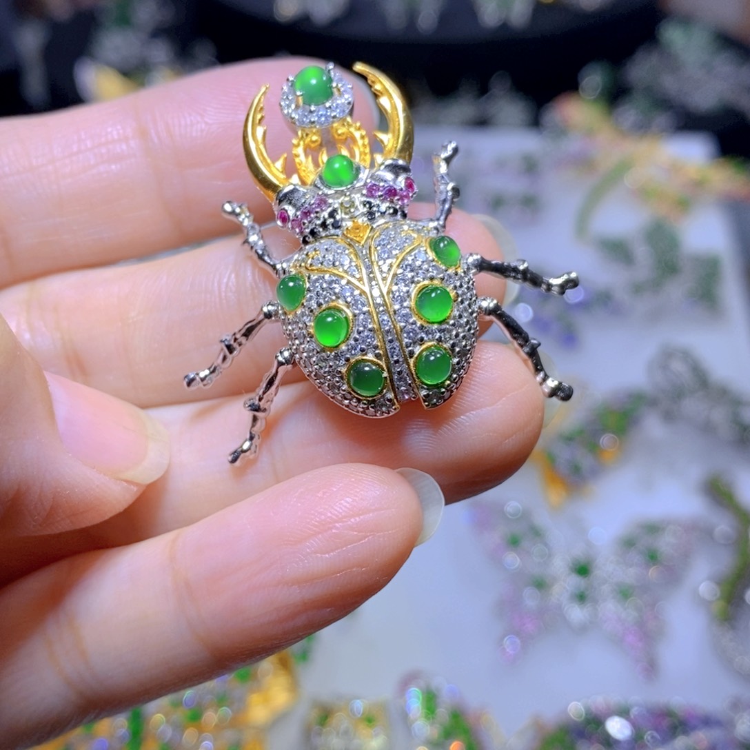 翡翠颈饰银S925镶嵌天然翡翠