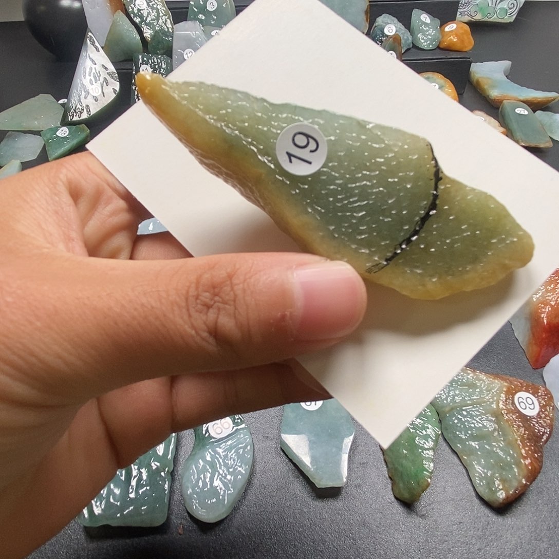 定制翡翠未镶嵌翡翠