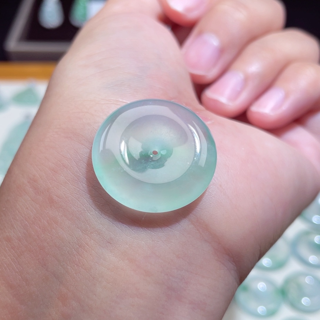 颈饰未镶嵌翡翠扣子