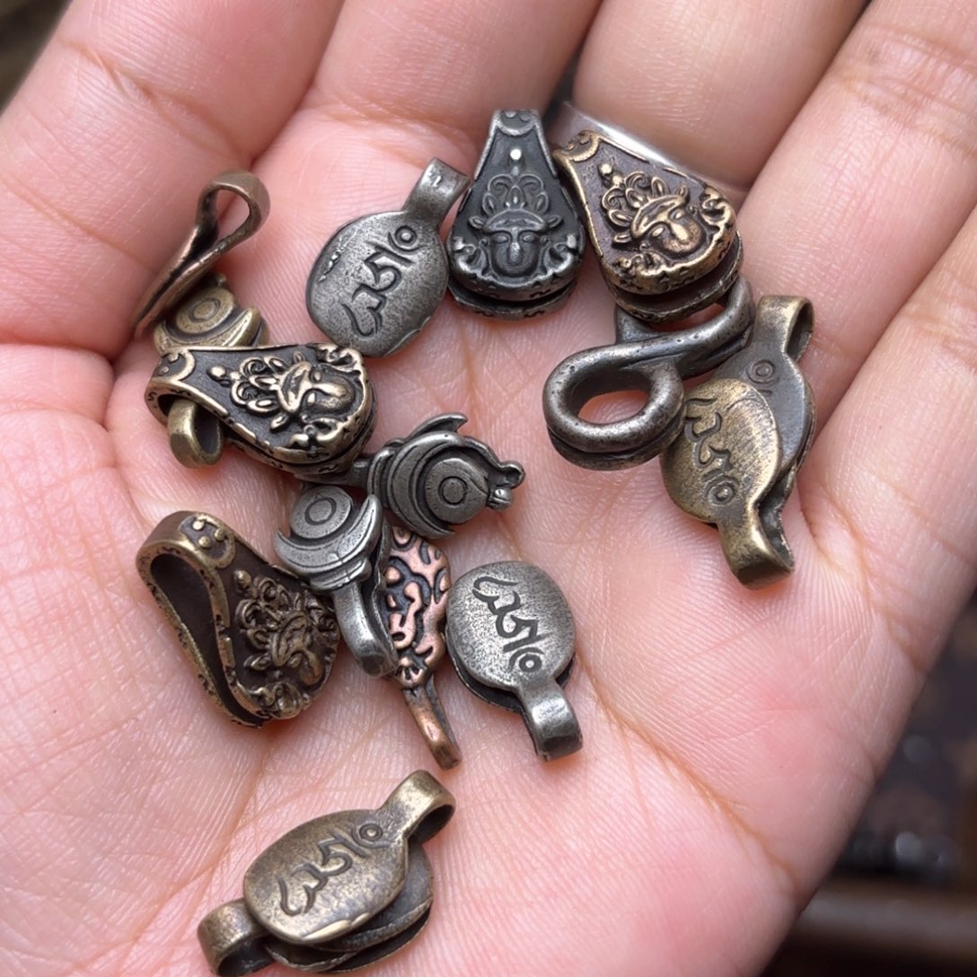 铜星月菩提吊坠项链