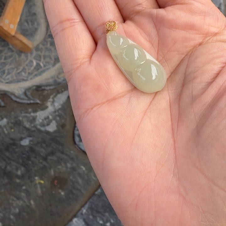 和田玉18K金镶嵌颈饰