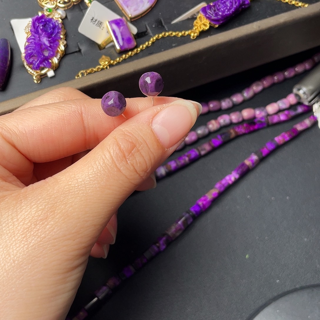 苏纪石（舒俱来）银S925镶嵌耳钉