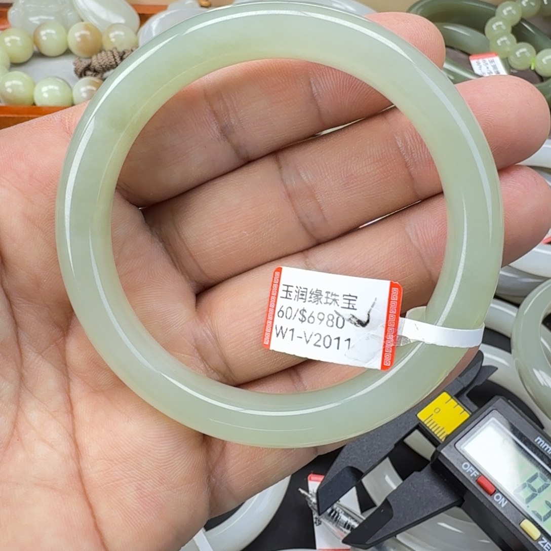 和田玉（糖玉）未镶嵌手镯