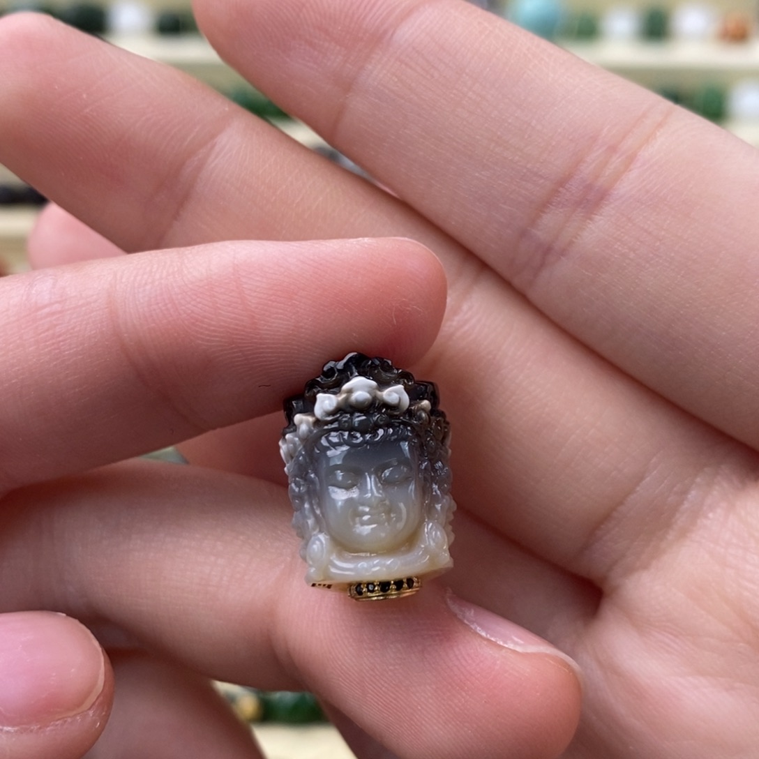 玛瑙/玉髓18K金镶嵌颈饰