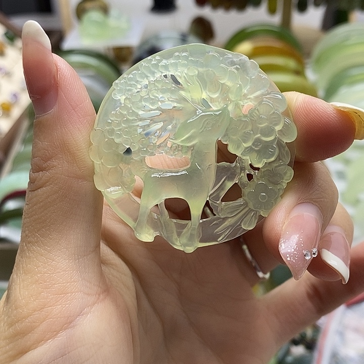 蛇纹石玉未镶嵌颈饰