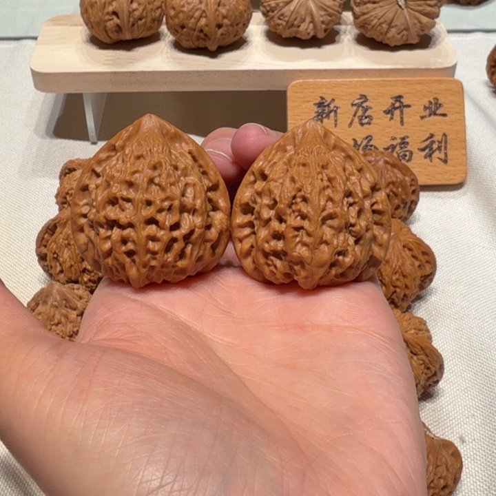 文玩核桃把件39金牛