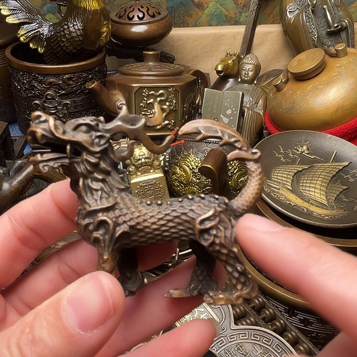 精美铜器批发档口