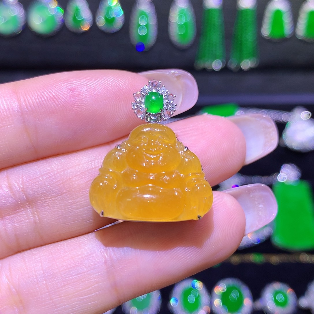 翡翠18K金镶嵌颈饰高冰黄翡