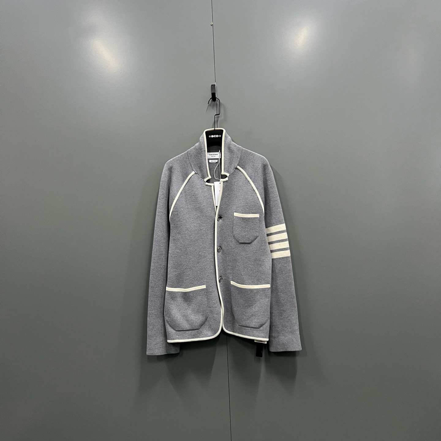 未使用 THOMBROWNE （ll）灰色四条纹外套 4码/全新015242