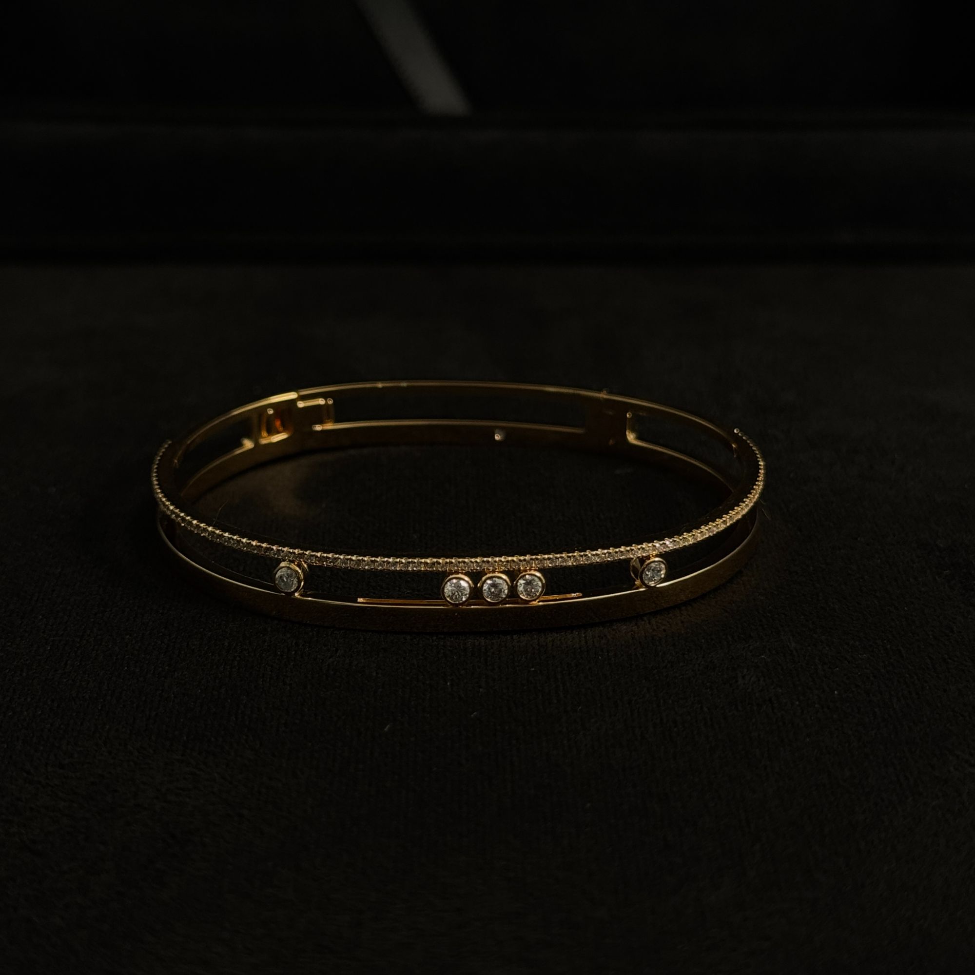 合金合成锆石手镯 轻奢简约百搭经典灵动手镯