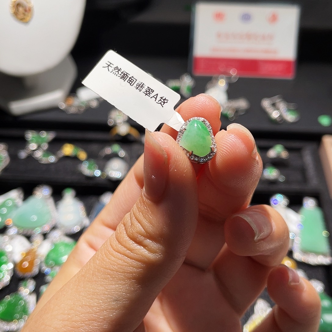 翡翠银S925镶嵌颈饰