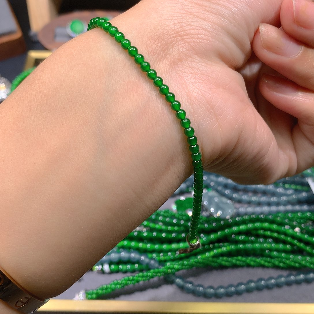 翡翠手串未镶嵌天然翡翠