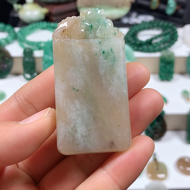 未镶嵌独山玉颈饰