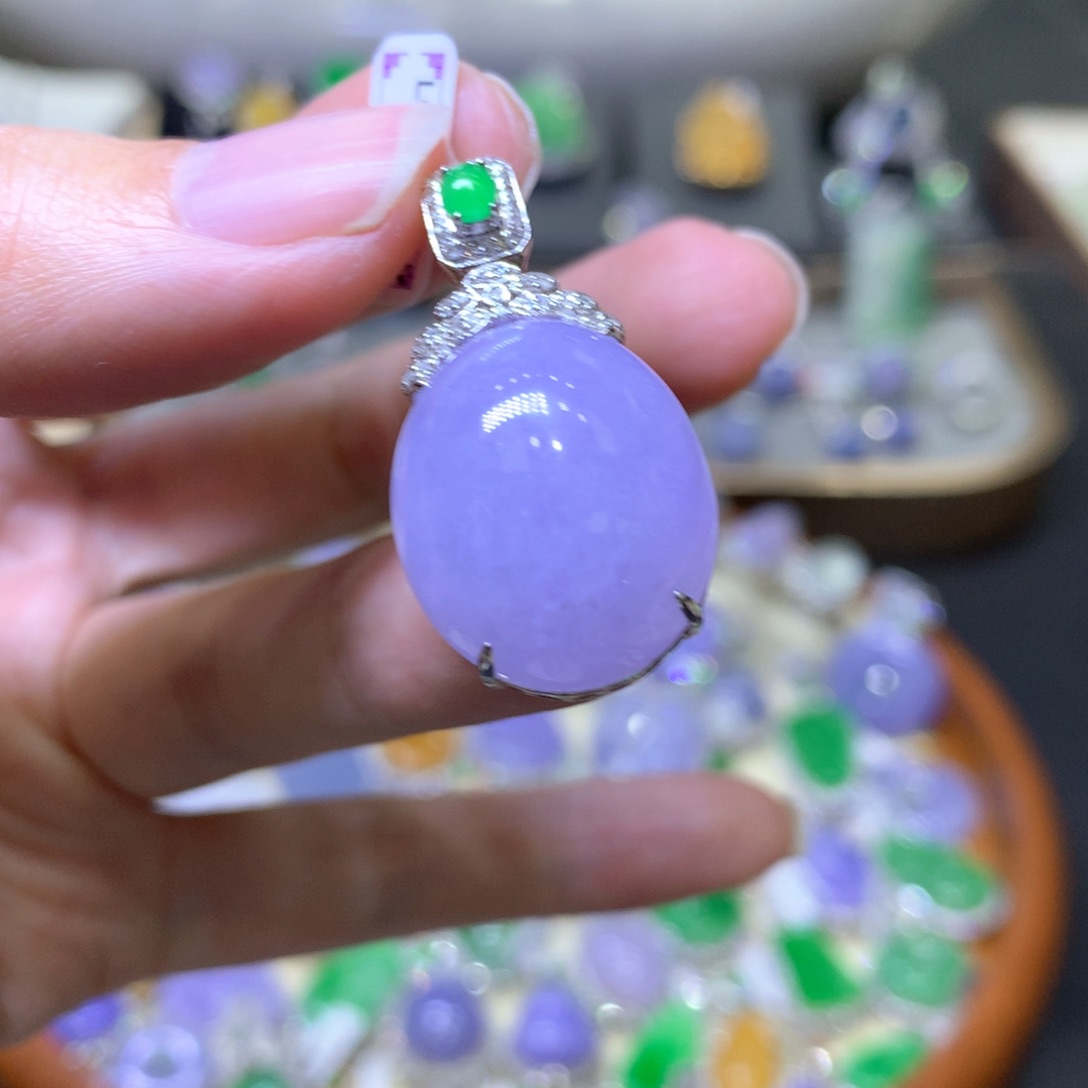 【闪购商品】翡翠颈饰18K金镶嵌翡翠吊坠项链