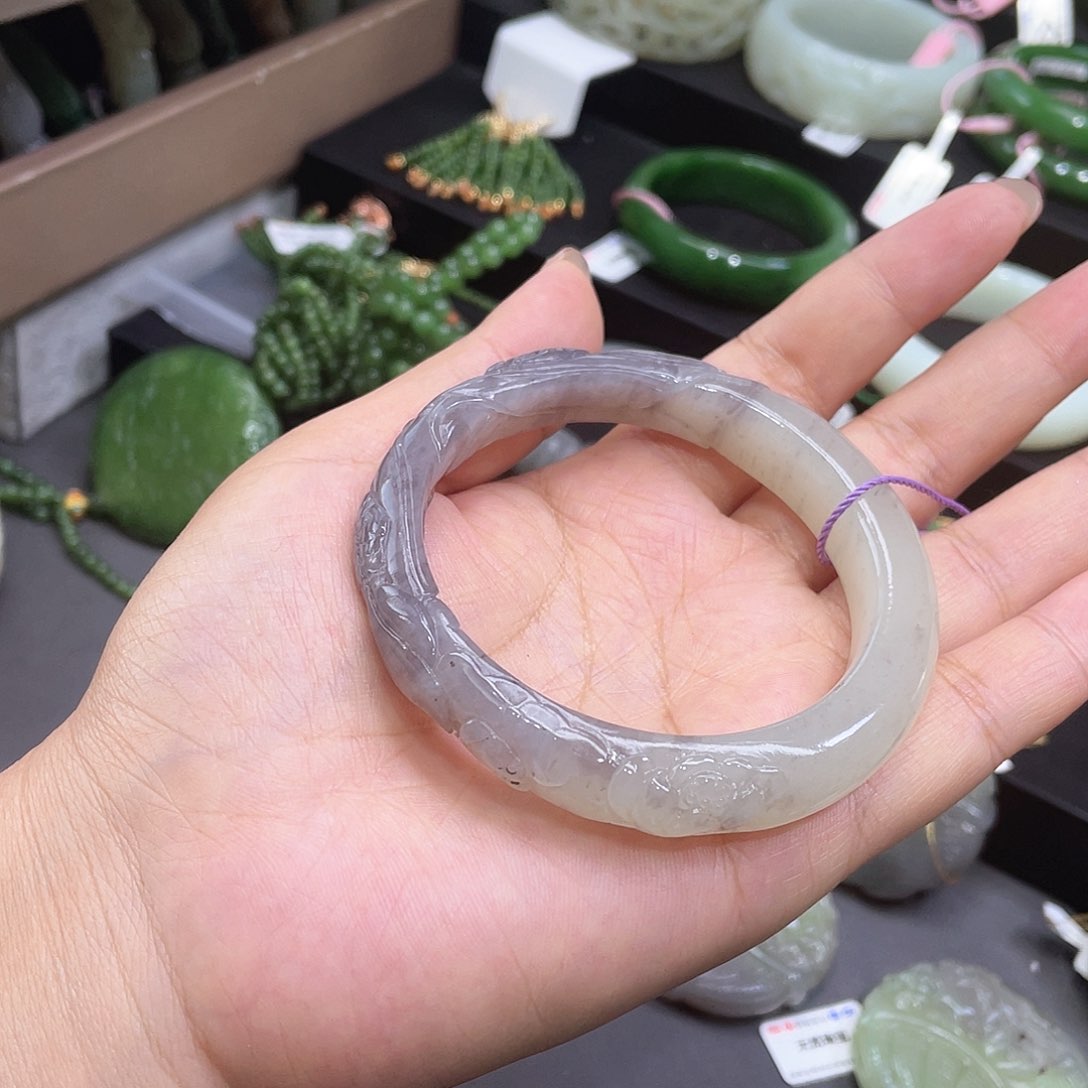 和田玉手镯59圈口8未镶嵌