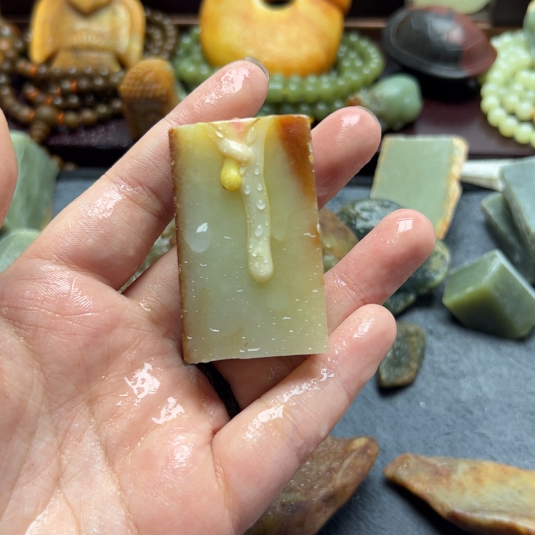 默***誉和田玉未镶嵌珠宝奇石