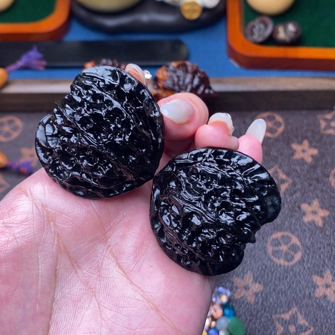 文玩核桃吊坠40宫灯