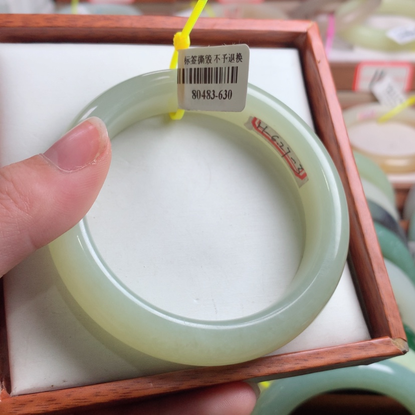 【闪购商品】和田玉手镯未镶嵌