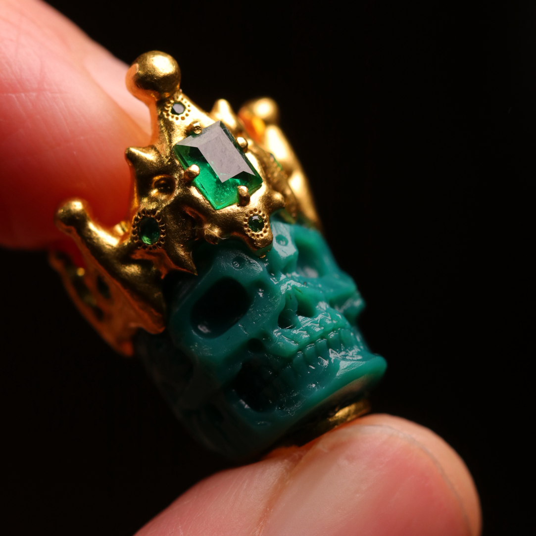 原矿绿松石全玉化骷髅加冕24k袁威翔丫角山绿料对孔11mm