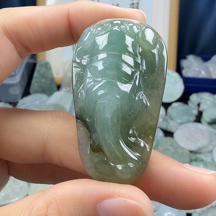 翡翠未镶嵌颈饰翡翠
