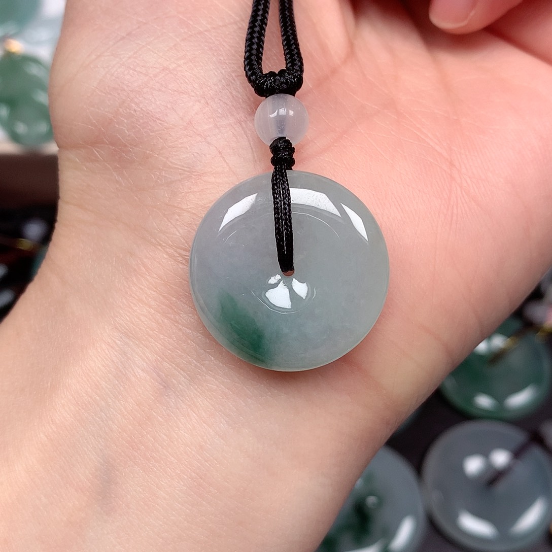 翡翠颈饰未镶嵌平安扣A