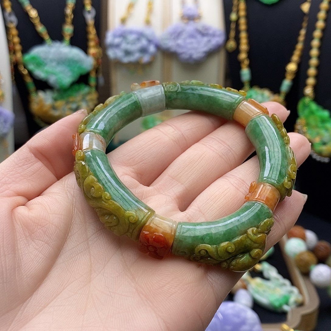 翡翠颈饰未镶嵌天然