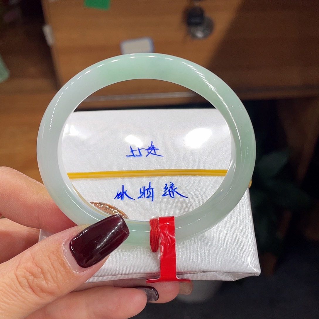 翡翠手镯未镶嵌缅甸翡翠