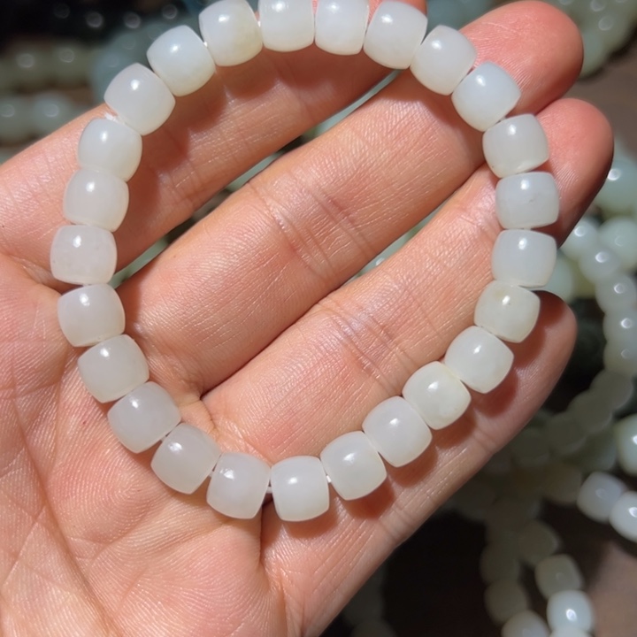 颈饰未镶嵌和田玉（糖玉）用****1