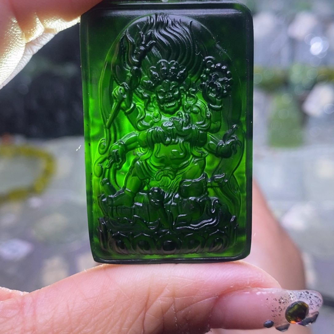 蛇纹石玉颈饰未镶嵌鹧***澜