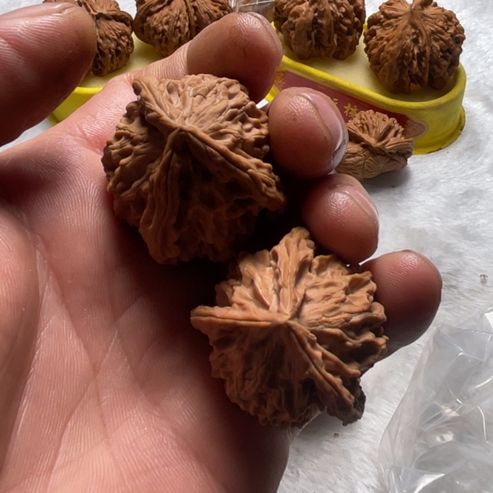 把件桃核盘山三棱